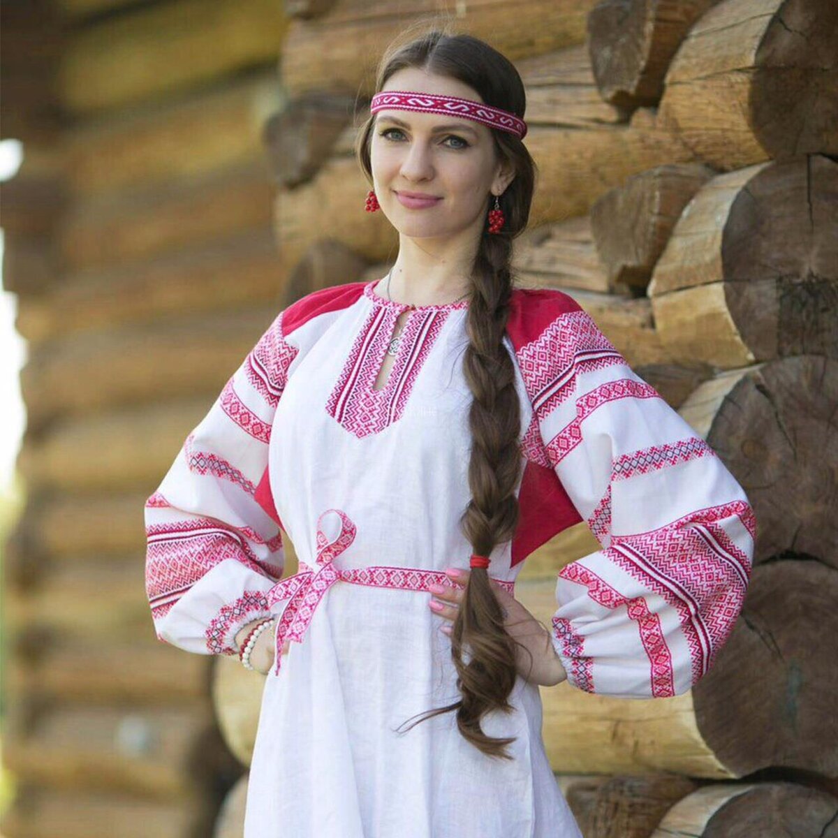 Girls in Slavic costumes in Ramallah