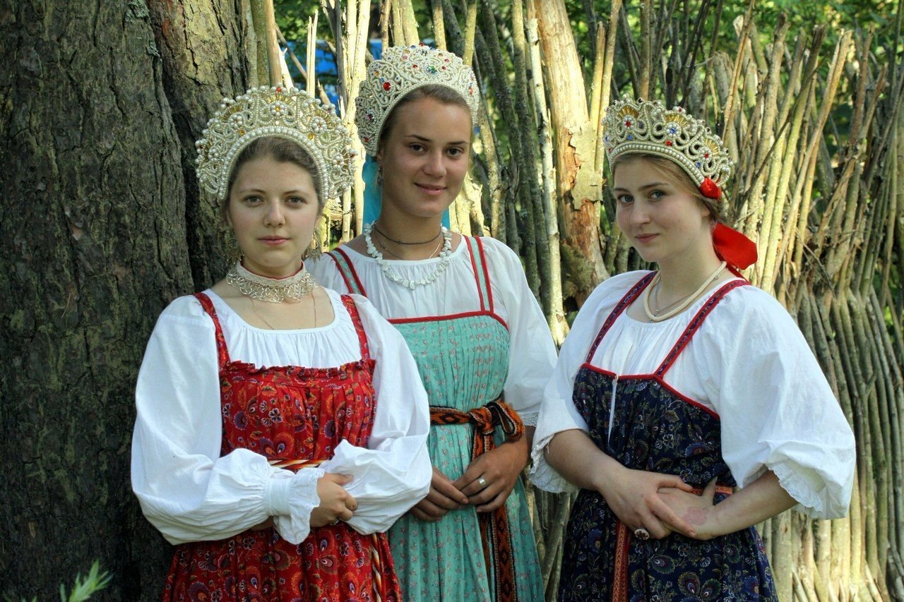 Sexy model Girls in Slavic costumes in Ramallah