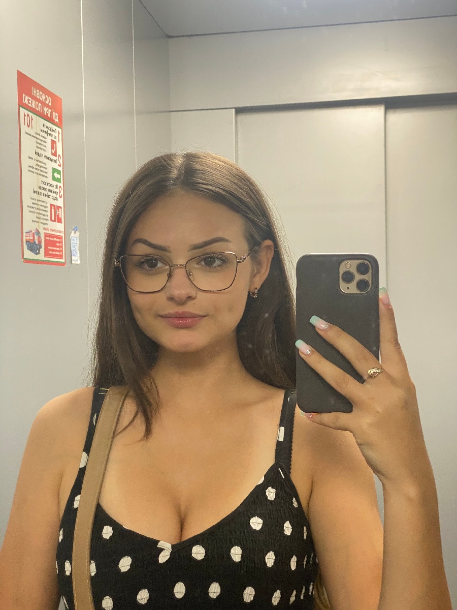 Sexy model Stacy in Ramallah